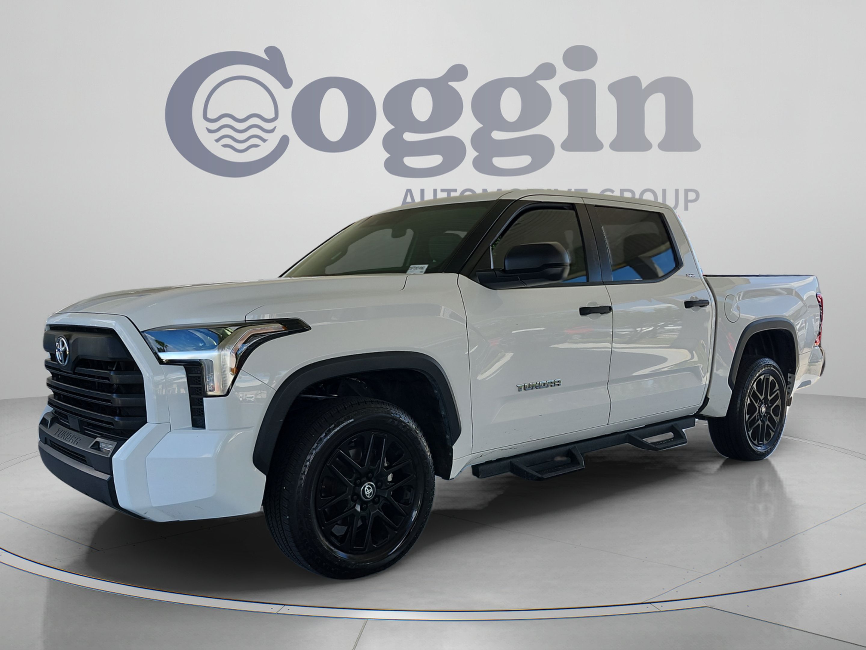 Used 2025 Toyota Tundra SR5 AWD/4WD image 1