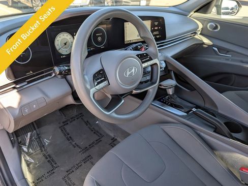 Used 2024 Hyundai Elantra SEL image 8