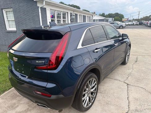 Used 2019 Cadillac XT4 Luxury w/ Cold Weather Package FWD image 12