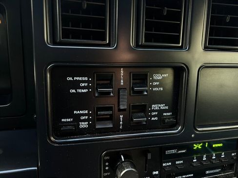 Used 1987 Chevrolet Corvette Coupe image 32