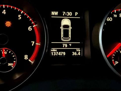 Used 2011 Volkswagen Golf 4-Door image 37