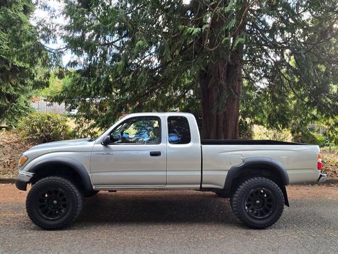 Used 2003 Toyota Tacoma 4x4 Xtracab w/ SR5 Pkg image 1