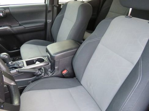 Certified 2021 Toyota Tacoma TRD Off-Road w/ Technology Package image 19