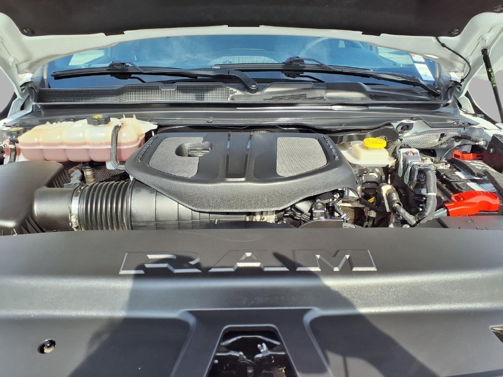 Used 2025 RAM 1500 Big Horn AWD/4WD image 3