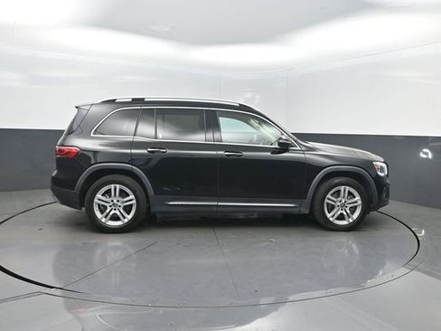 Used 2020 Mercedes-Benz GLB 250 w/ Premium Package image 32