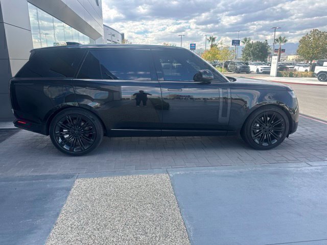 Used 2026 Land Rover Range Rover Long Wheelbase SE AWD/4WD image 4