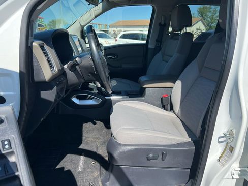 Used 2022 Nissan Frontier SV w/ Technology Package AWD/4WD image 15