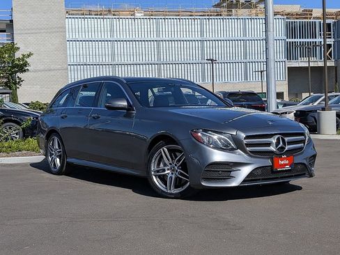 Used 2018 Mercedes-Benz E 400 4MATIC Wagon image 4