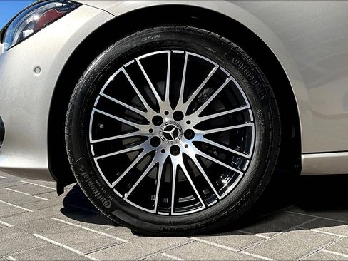 Used 2024 Mercedes-Benz C 300 Sedan image 9