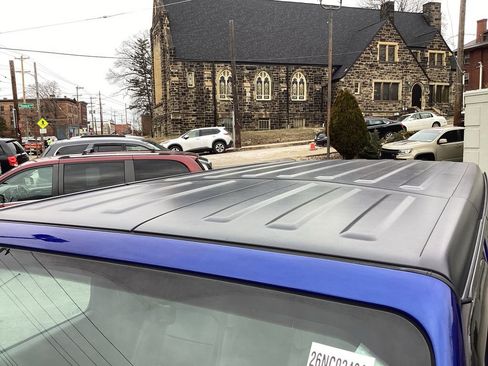 Used 2018 Jeep Wrangler Unlimited Sahara image 10