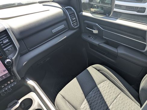 New 2026 RAM 2500 Big Horn AWD/4WD image 18