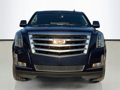 Used 2019 Cadillac Escalade Luxury image 8