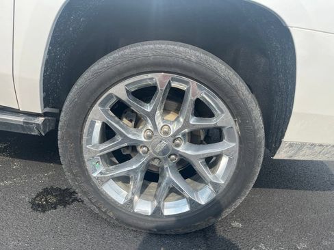 Used 2019 Cadillac Escalade ESV Platinum AWD/4WD image 10