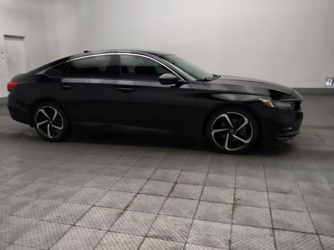Used 2018 Honda Accord Sport image 11