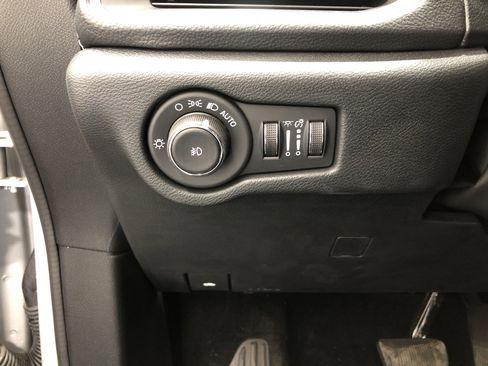 Certified 2024 Chrysler Pacifica Limited w/ S Appearance Package FWD image 19