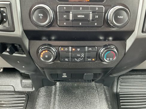 Used 2021 Ford F250 XLT w/ FX4 Off-Road Package AWD/4WD image 22