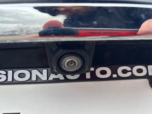 Used 2022 GMC Terrain SLT image 16