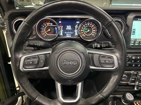 Used 2022 Jeep Wrangler Unlimited Sahara AWD/4WD image 12