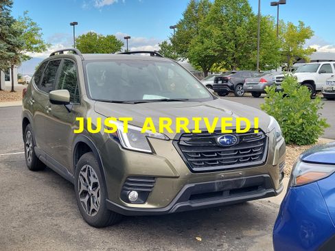 Used 2023 Subaru Forester Premium AWD/4WD image 2