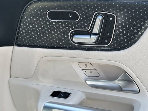 New 2026 Mercedes-Benz GLB 250 image 17