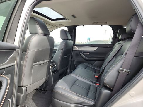 Used 2024 MAZDA CX-90 3.3 Turbo w/ Preferred Plus image 12