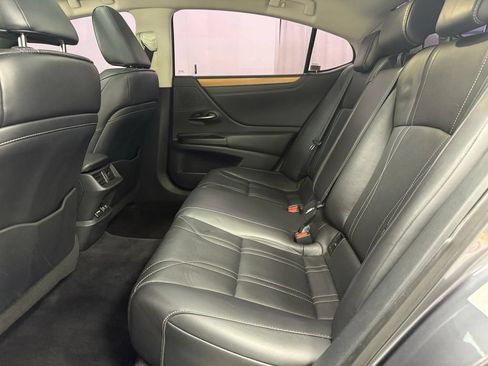 Used 2019 Lexus ES 350 w/ Accessory Package 2 FWD image 16