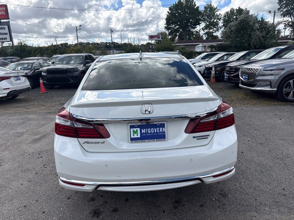 Used 2017 Honda Accord Touring image 7