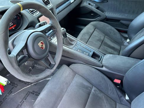 Used 2024 Porsche 718 Cayman GT4 RS image 9