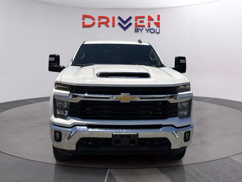Used 2025 Chevrolet Silverado 2500 LT AWD/4WD image 9
