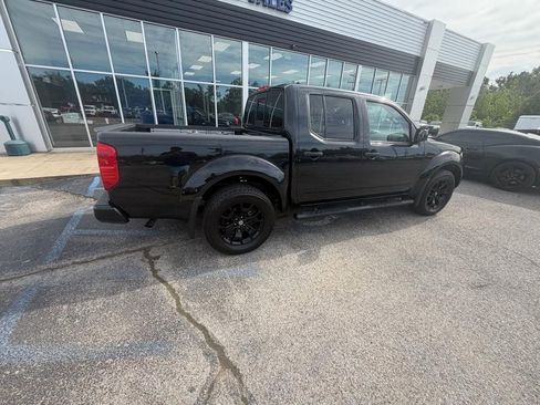 Used 2020 Nissan Frontier SV w/ Midnight Edition Floor Mats AWD/4WD image 4