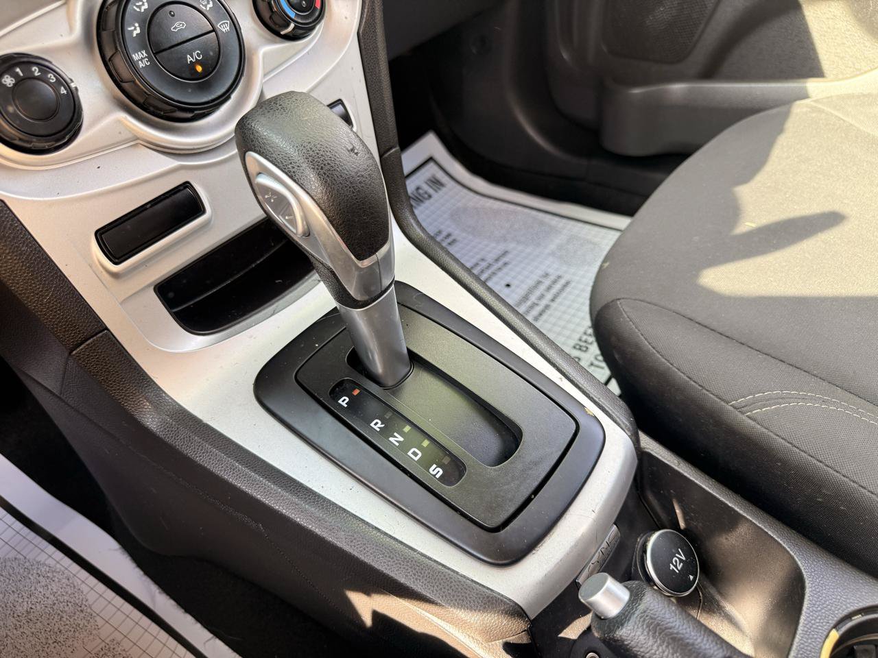 Used 2015 Ford Fiesta SE FWD image 14