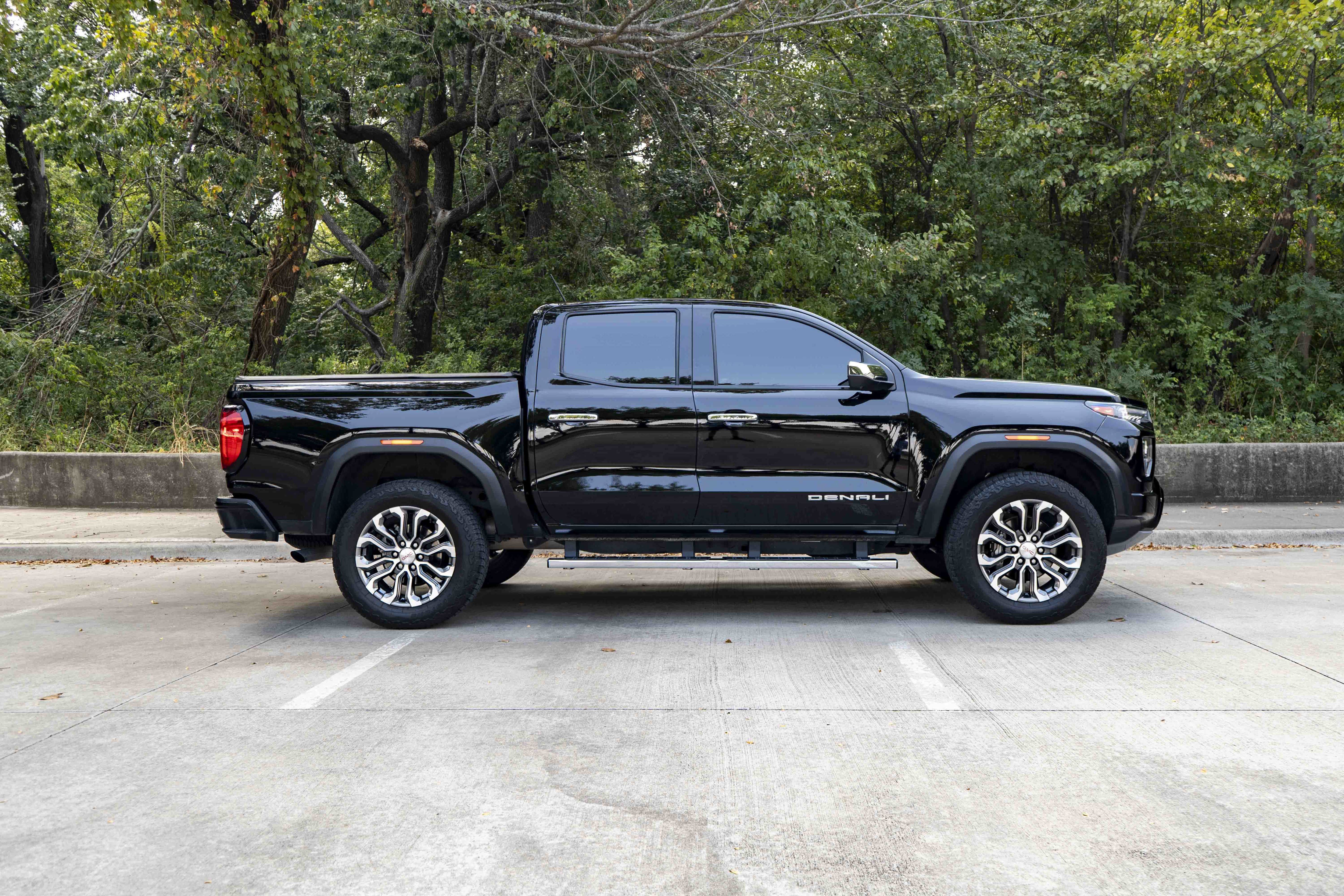 Used 2025 GMC Canyon Denali AWD/4WD image 10