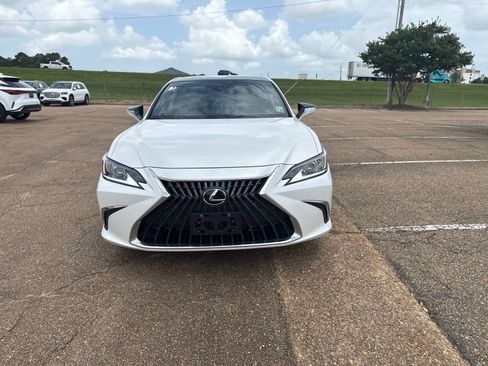 Used 2023 Lexus ES 350 w/ Premium Package FWD image 2