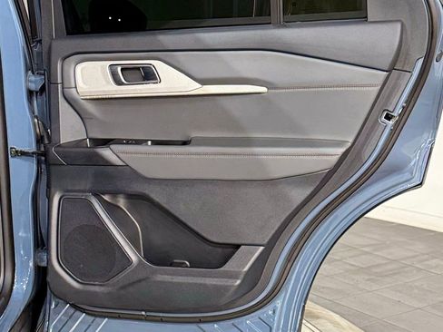 Used 2025 Ford Explorer Active w/ Active Comfort Package image 63