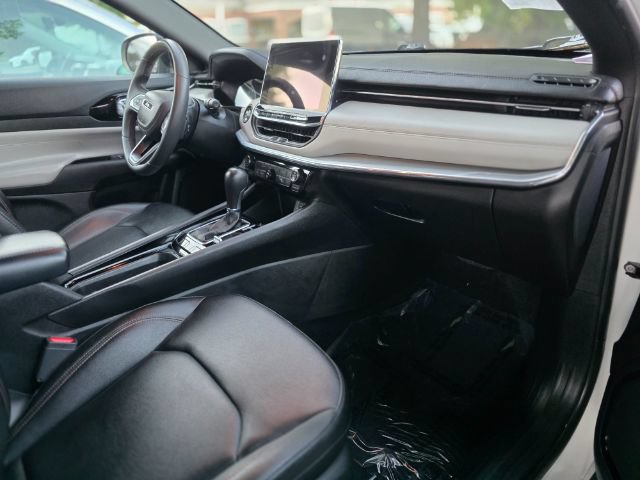 Used 2024 Jeep Compass Limited AWD/4WD image 13