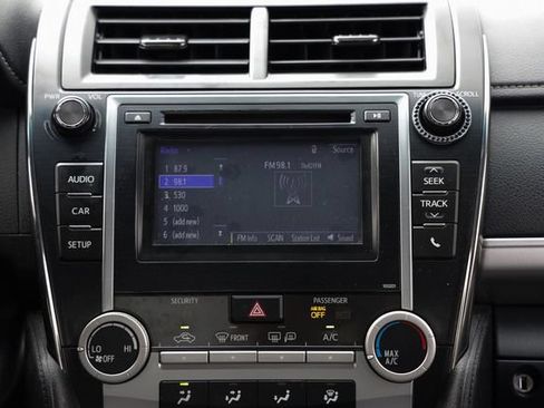 Used 2014 Toyota Camry SE FWD image 34