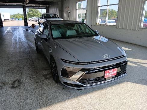 Used 2024 Hyundai Sonata SEL image 2