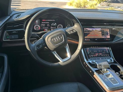 Used 2021 Audi Q8 Premium Plus w/ Premium Plus Package AWD/4WD image 17