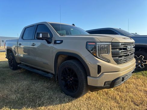 Used 2022 GMC Sierra 1500 Elevation w/ Elevation Premium Package AWD/4WD image 3