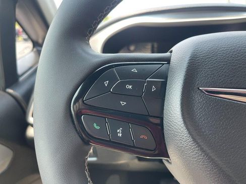 Used 2023 Chrysler Pacifica Touring-L w/ S Appearance Package FWD image 21