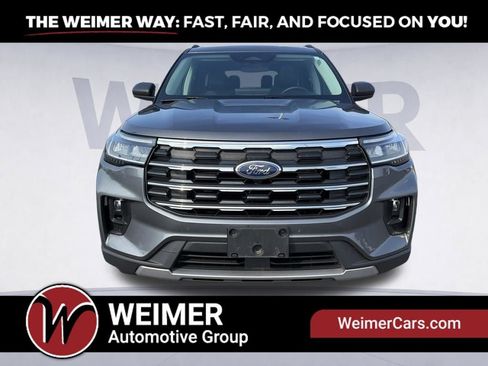 Used 2025 Ford Explorer Active w/ Active Comfort Package AWD/4WD image 2