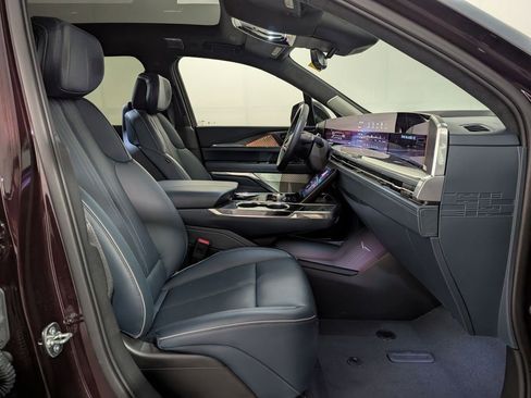 Used 2025 Cadillac Escalade IQ Luxury 2 w/ LPO, Premium Carpet Package image 66