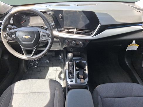 Used 2024 Chevrolet Trax LS w/ Driver Confidence Package FWD image 9