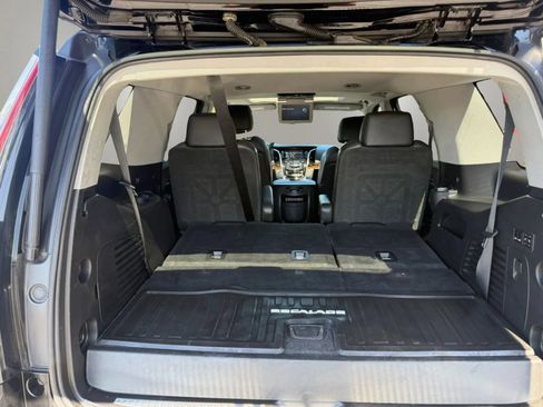 Used 2018 Cadillac Escalade Luxury AWD/4WD image 45