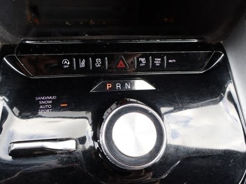 Used 2023 Jeep Wagoneer Series II AWD/4WD image 15