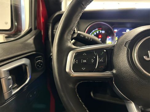 Used 2022 Jeep Wrangler Unlimited Sahara w/ Cold Weather Group image 19