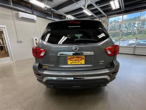 Used 2020 Nissan Pathfinder SV AWD/4WD image 4