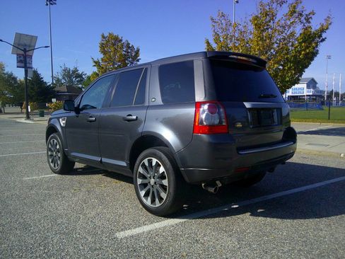 Used 2010 Land Rover LR2 HSE image 24