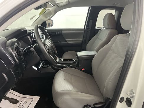 Used 2022 Toyota Tacoma SR image 15
