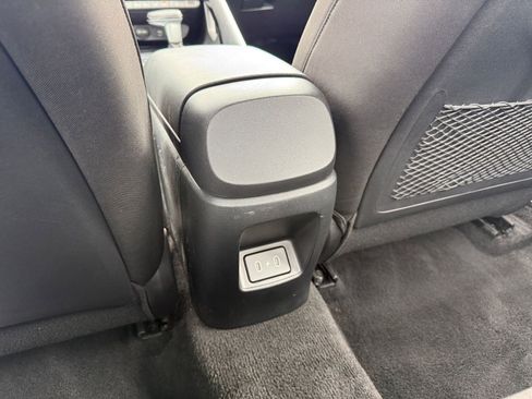 Used 2025 Hyundai Elantra SEL image 24